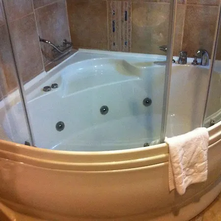 Hotel Pia Mya Alasehir