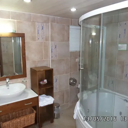 Hotel Pia Mya
