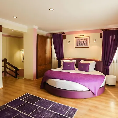 Pia Mya Hotel