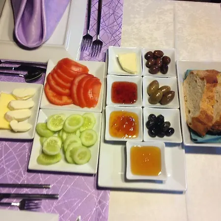 Pia Mya Otel 2*