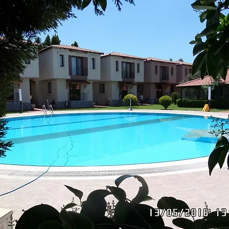 Otel Pia Mya 2*